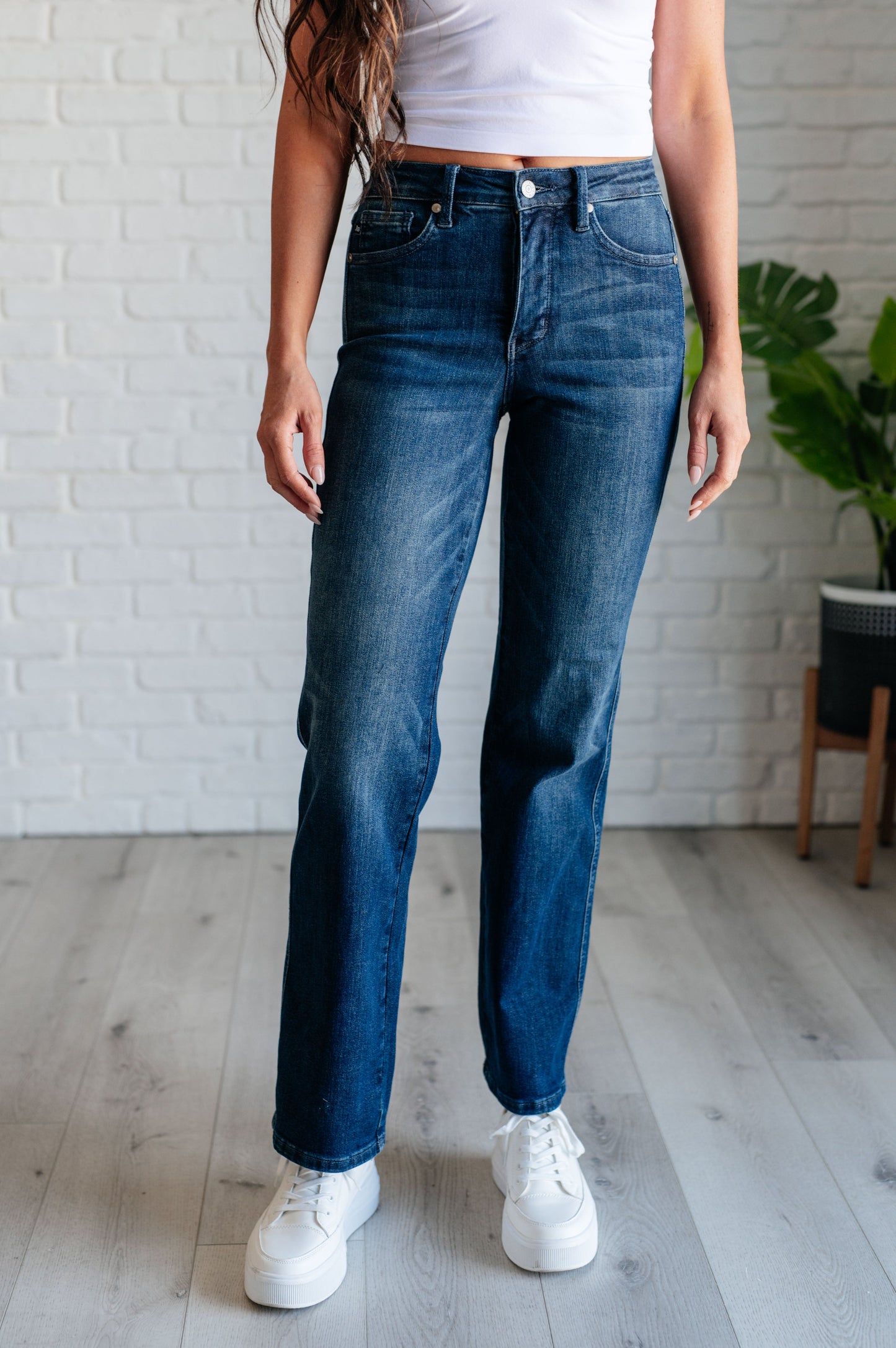 JUDY BLUE Mid Rise Control Top Classic Straight Jeans