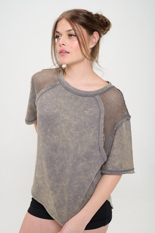 MINERAL WASHED SHORT SLEEVE FISHNET SHOULDER TOP