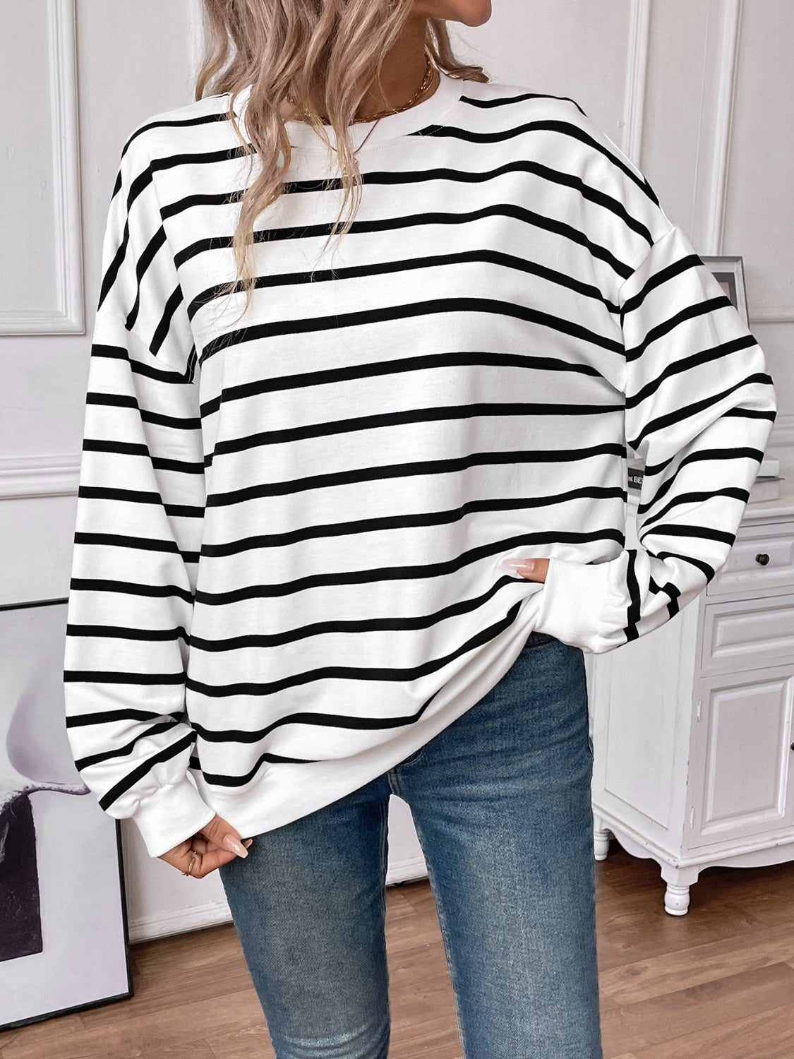 Striped Round Neck Long Sleeve Sweatshirt