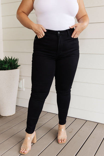 JUDY BLUE Control Top Classic Skinny Jeans in Black