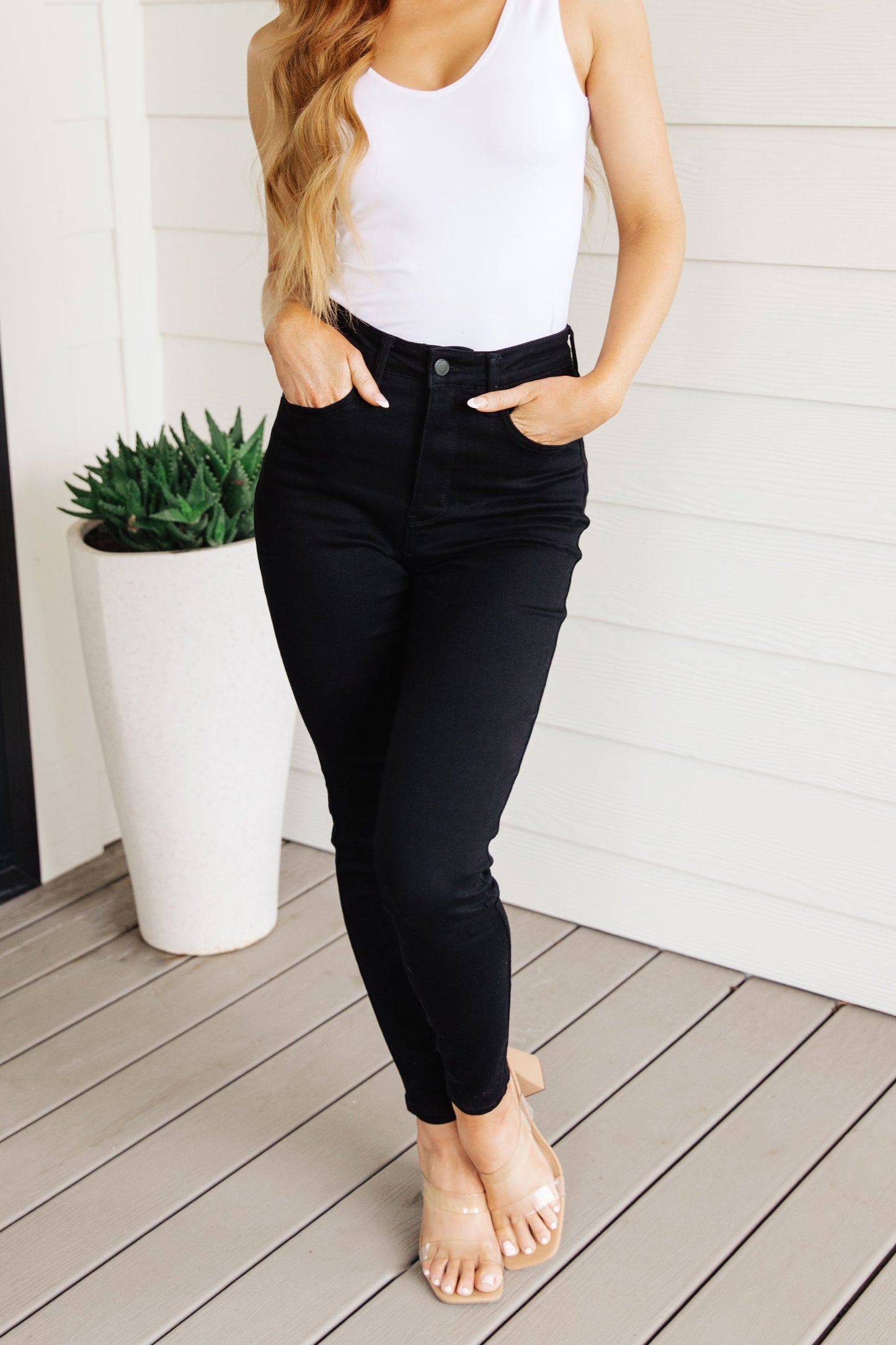 JUDY BLUE Control Top Classic Skinny Jeans in Black