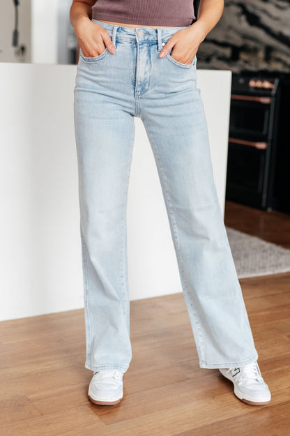 JUDY BLUE  Control Top Vintage Wash Straight Jeans