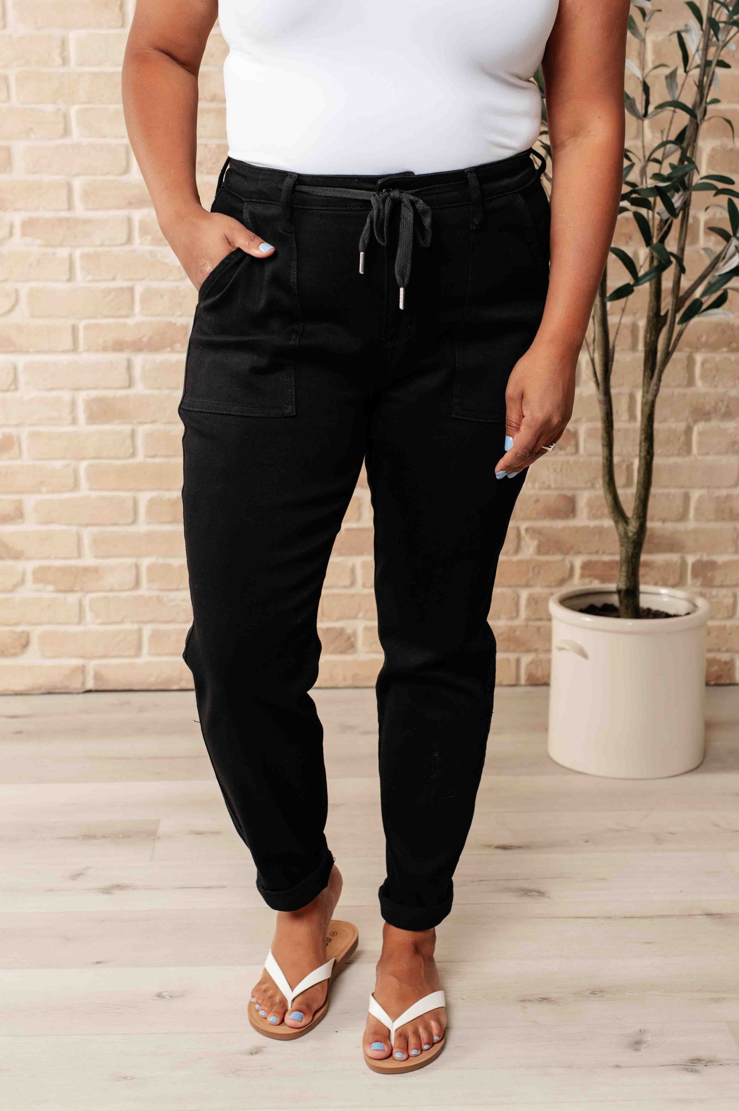 JUDY BLUE - Carmen Double Cuff Joggers in Black