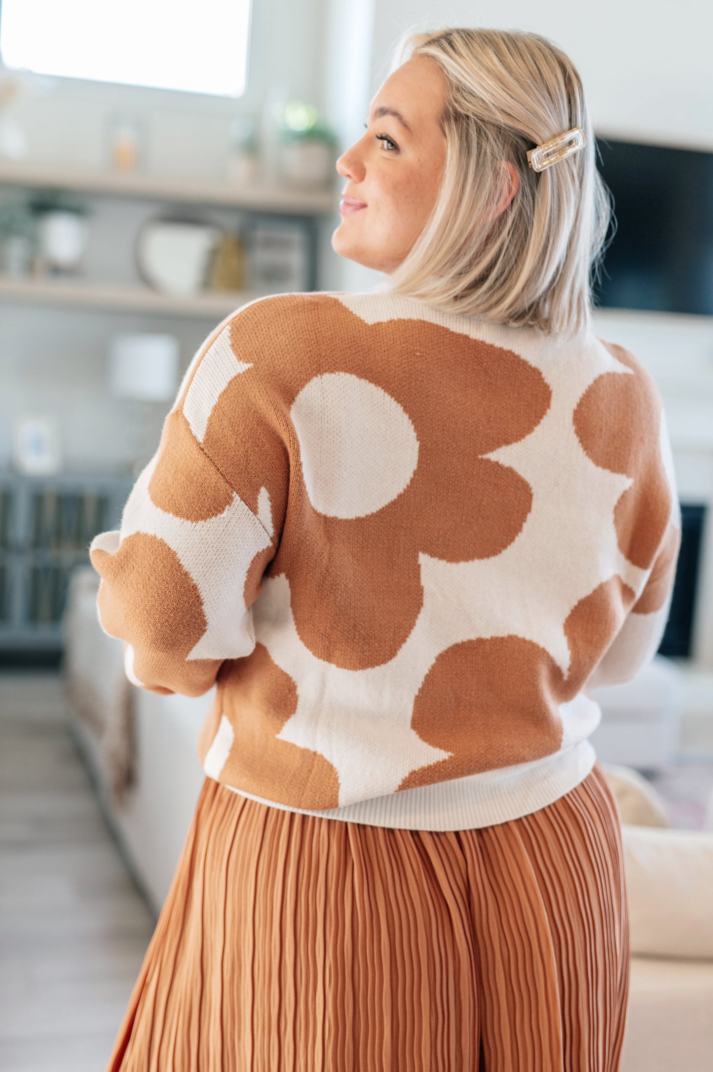 ONE ELEVEN NORTH - Bigger is Better Mod Floral Sweater