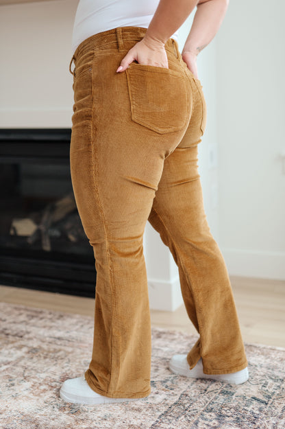 JUDY BLUE - Bootcut Corduroy Pants in Camel