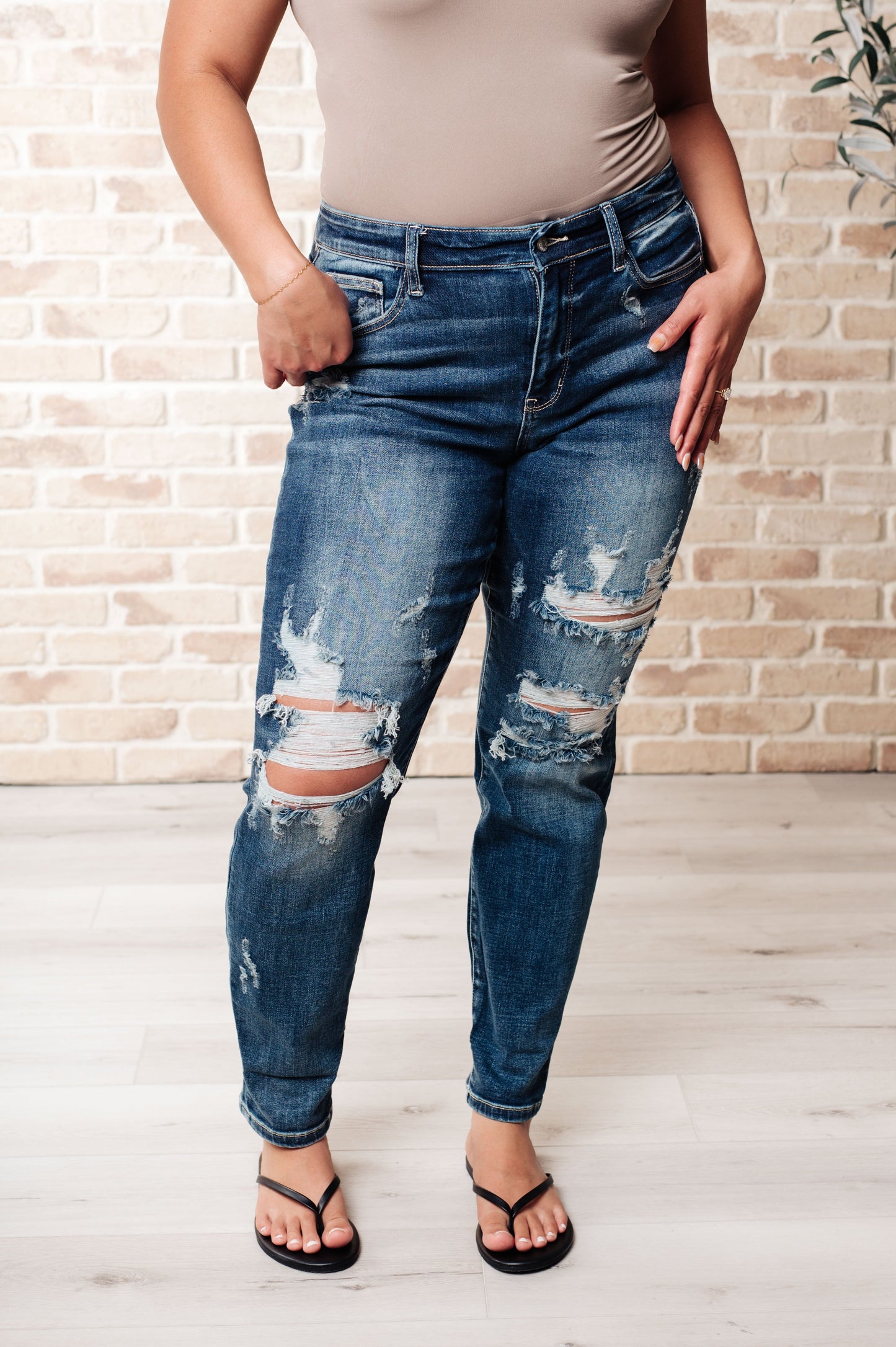 JUDY BLUE Mid Rise Cuffed Destroyed Boyfriend Jeans