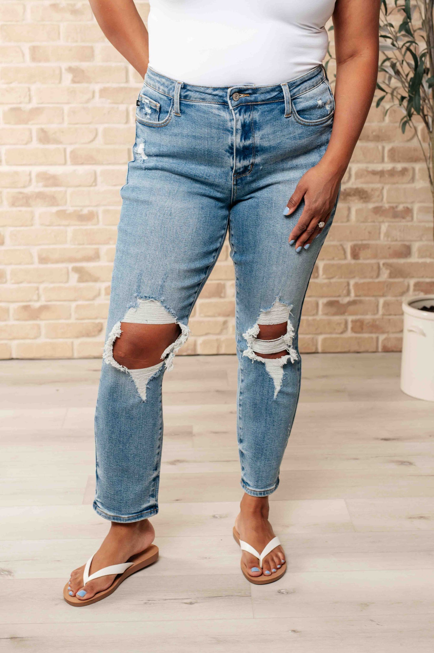 JUDY BLUE High Waist Distressed Boyfriend Jeans