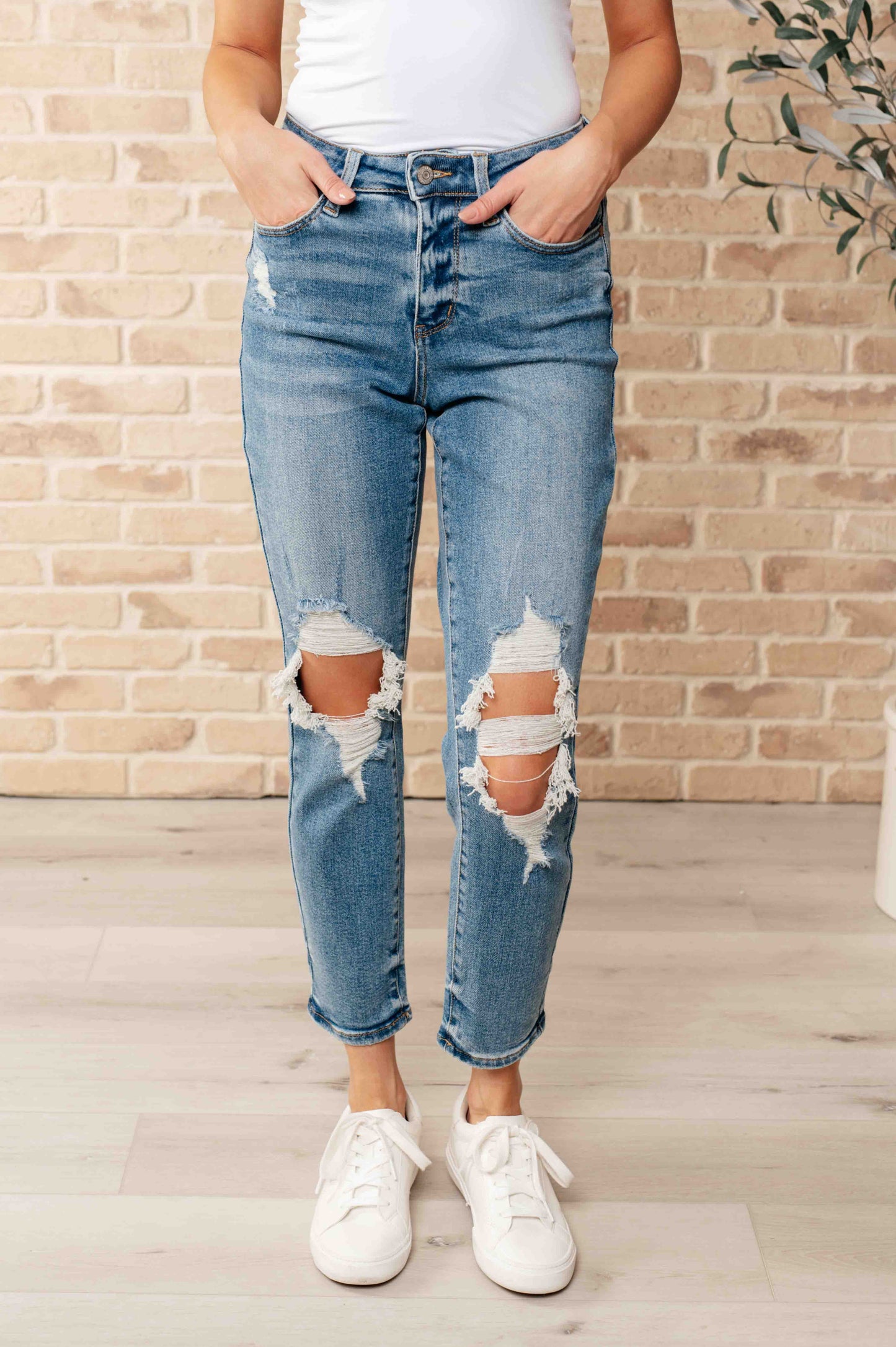 JUDY BLUE High Waist Distressed Boyfriend Jeans