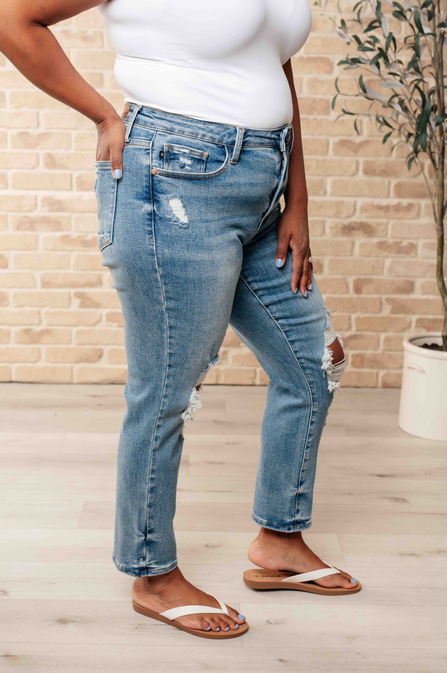 JUDY BLUE High Waist Distressed Boyfriend Jeans