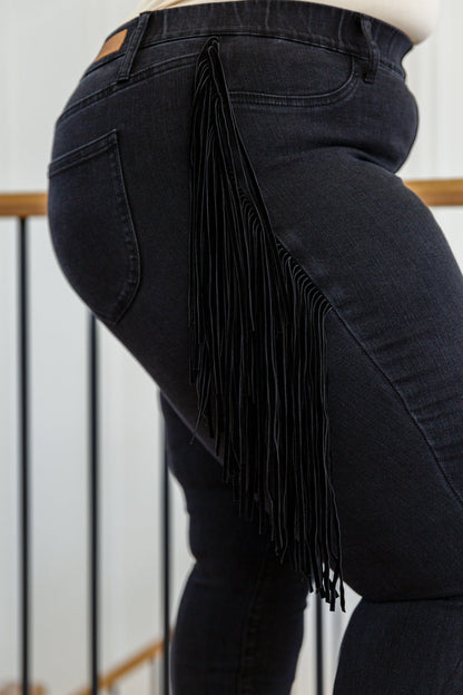 Judy Blue - Hilary Side Fringe Skinny Jegging In Black