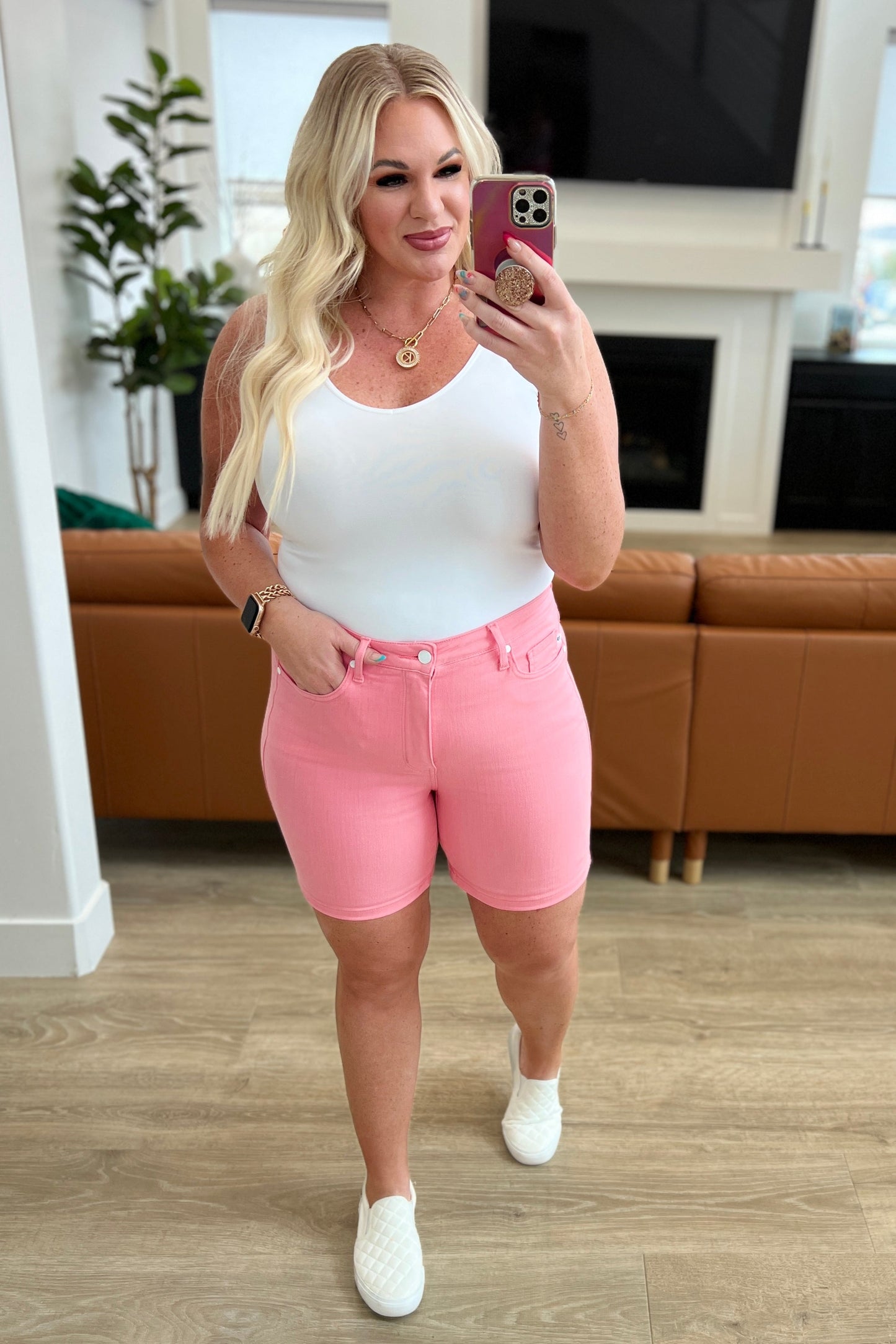 JUDY BLUE Control Top Cuffed Shorts in Pink