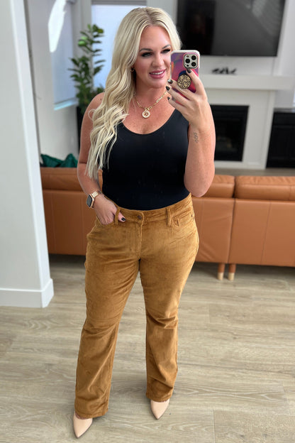 JUDY BLUE - Bootcut Corduroy Pants in Camel