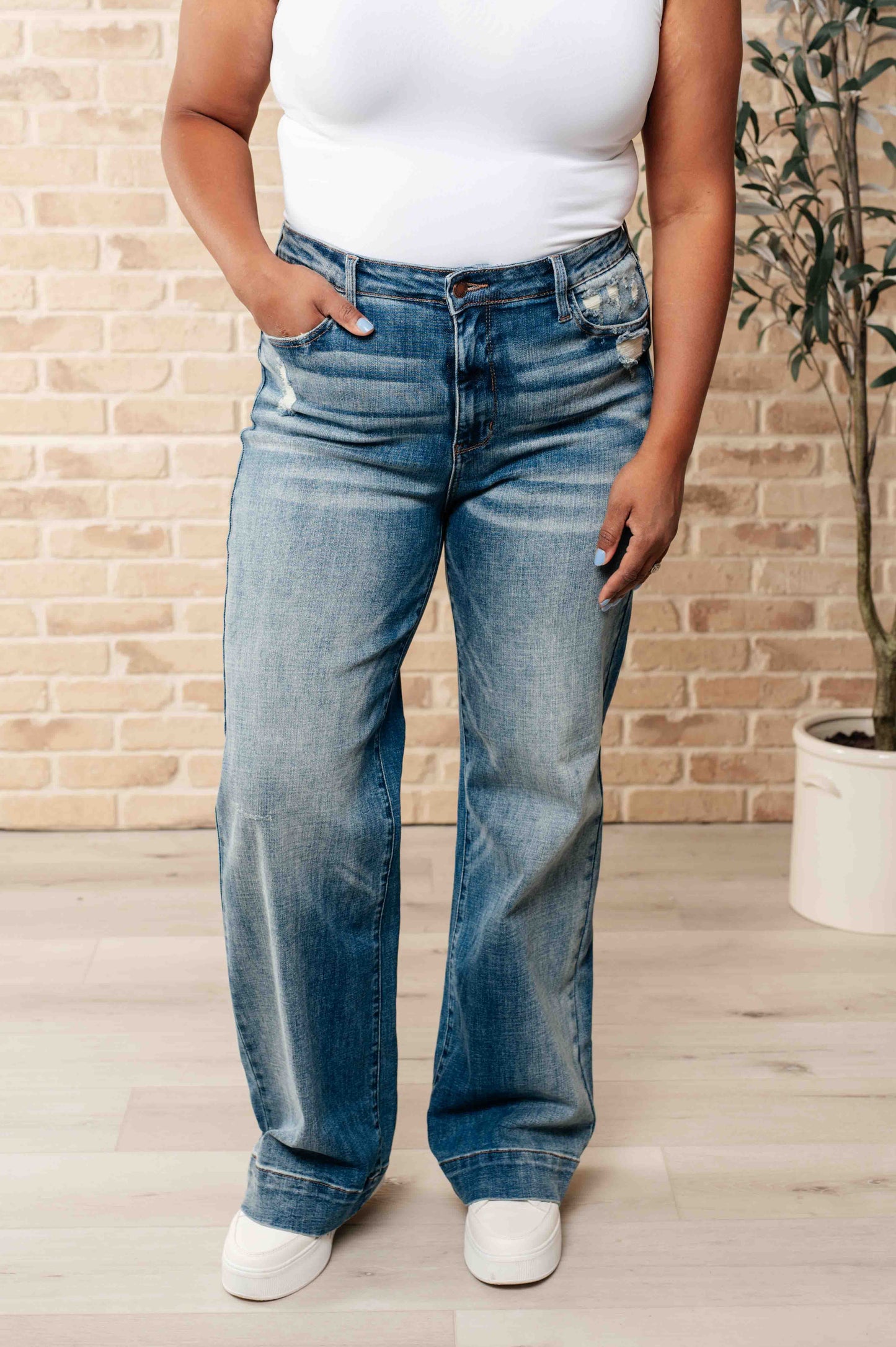 JUDY BLUE High Waist Distressed Denim Trousers