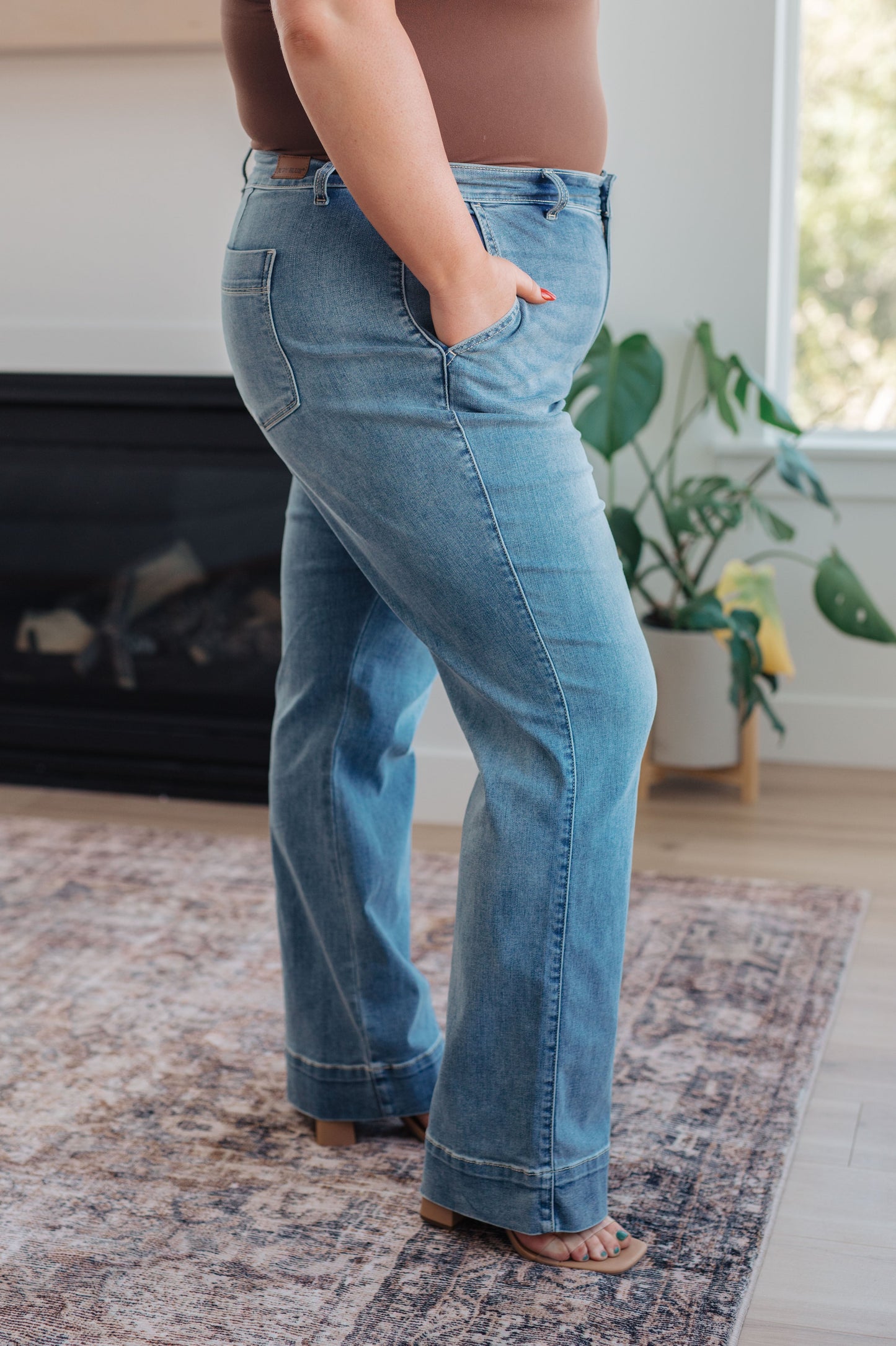 JUDY BLUE Mid Rise Wide Leg Jeans