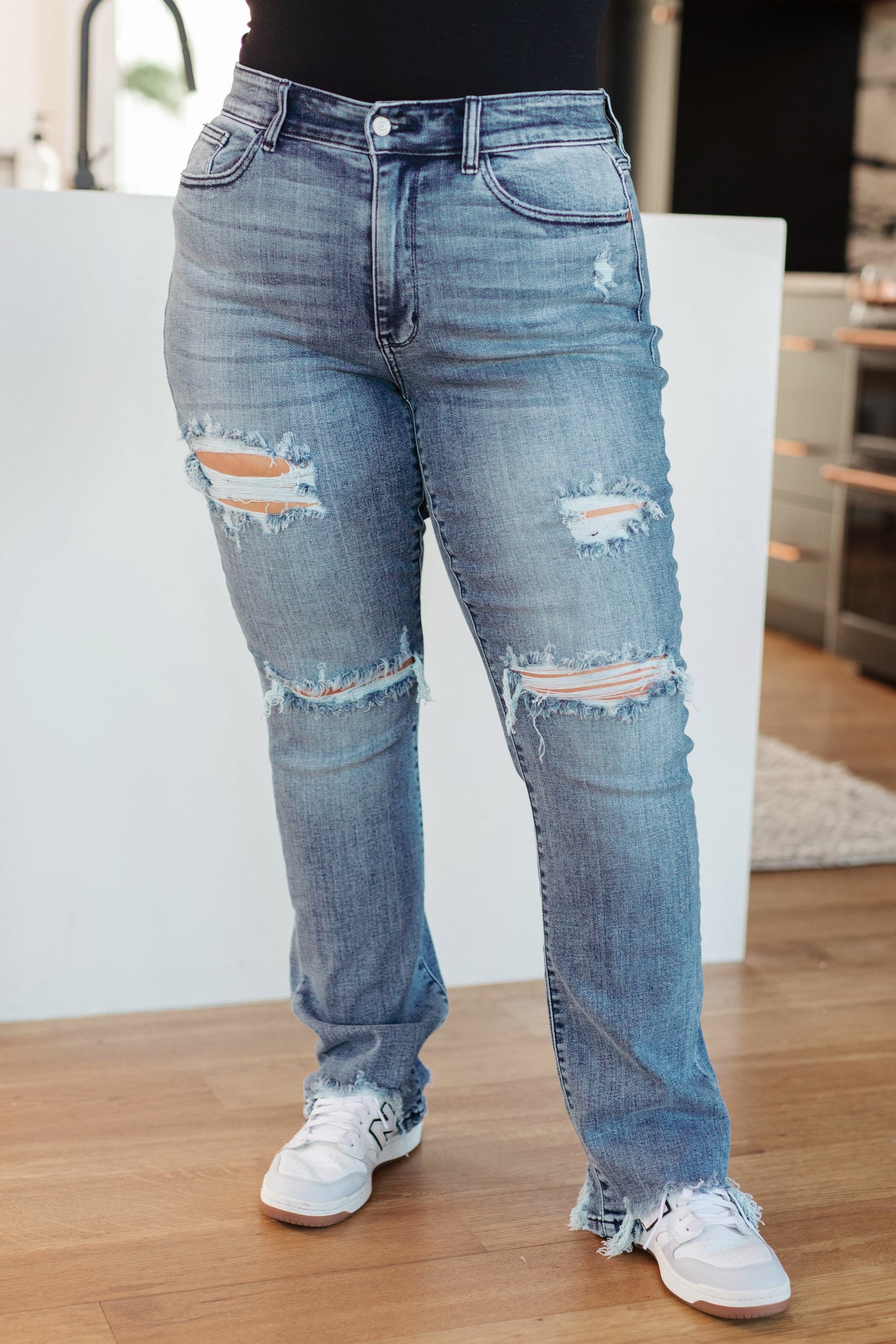 JUDY BLUE - O'Hara Destroyed Straight Jeans