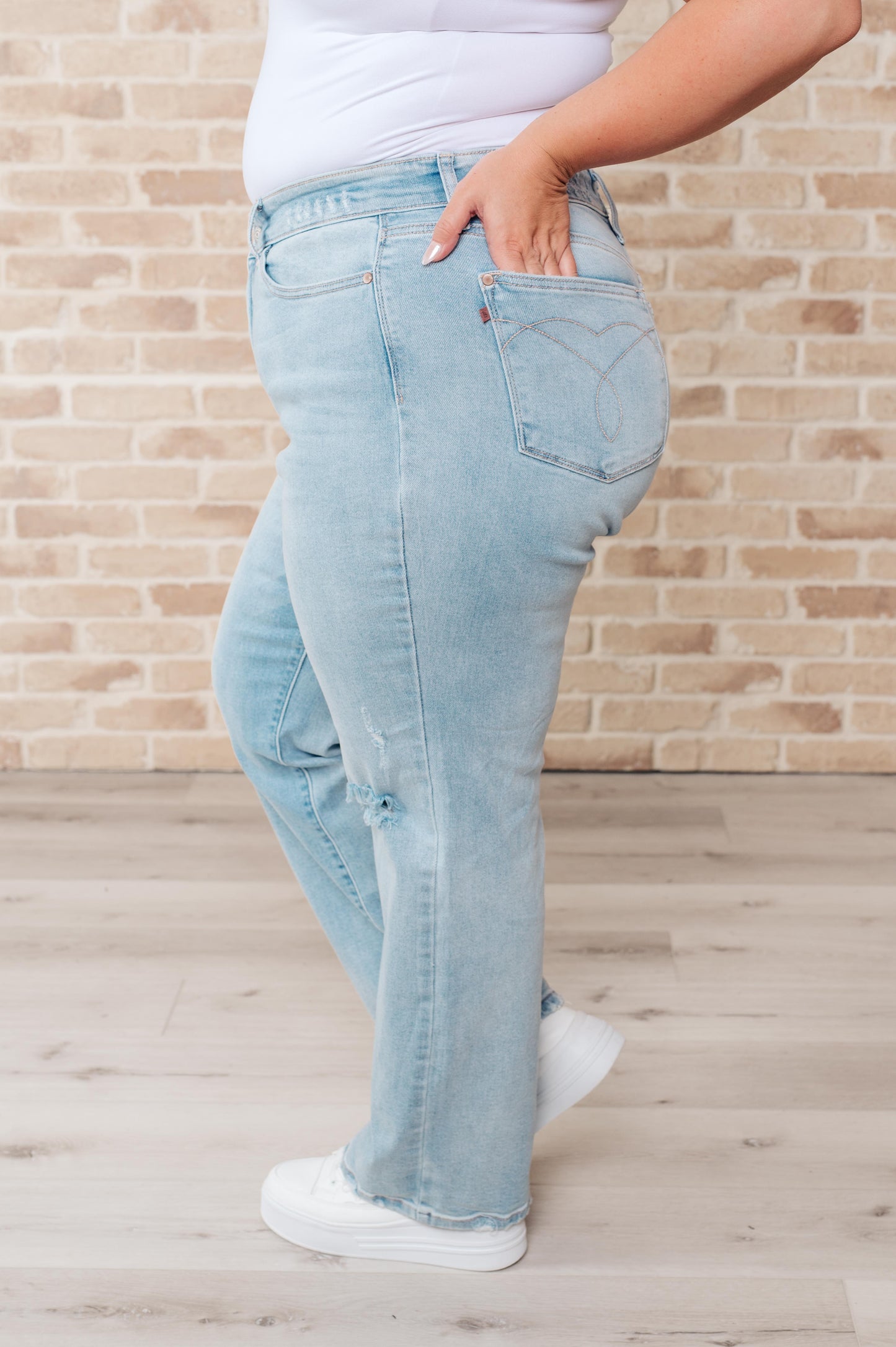 JUDY BLUE High Rise 90's Straight Jeans