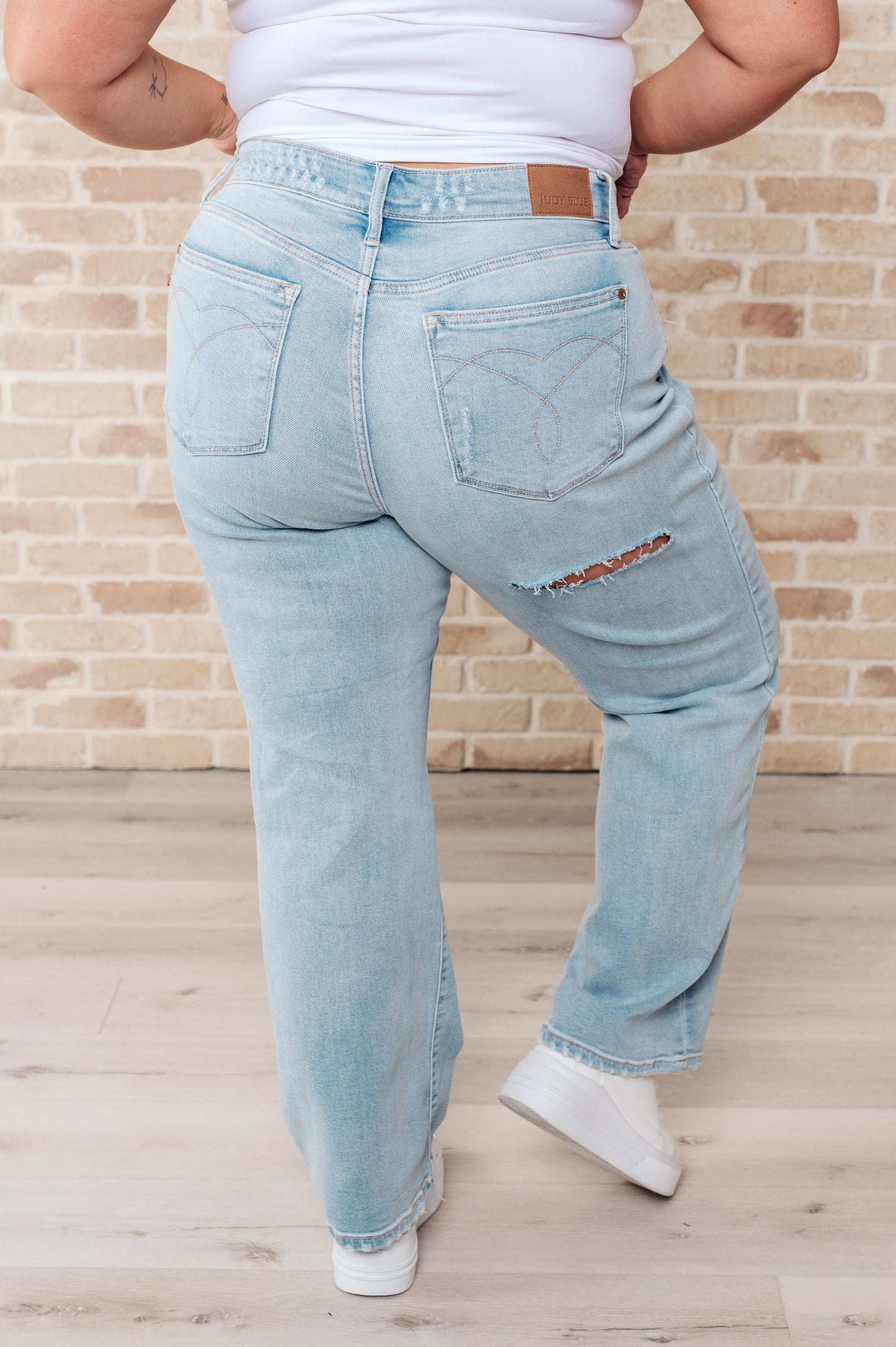 JUDY BLUE High Rise 90's Straight Jeans