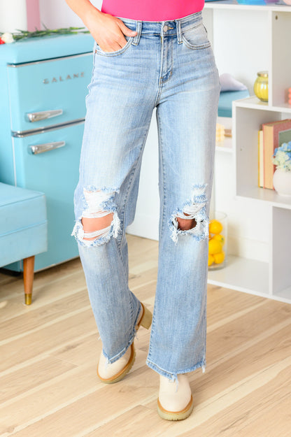 JUDY BLUE - Rose High Rise 90's Straight Jeans in Light Wash