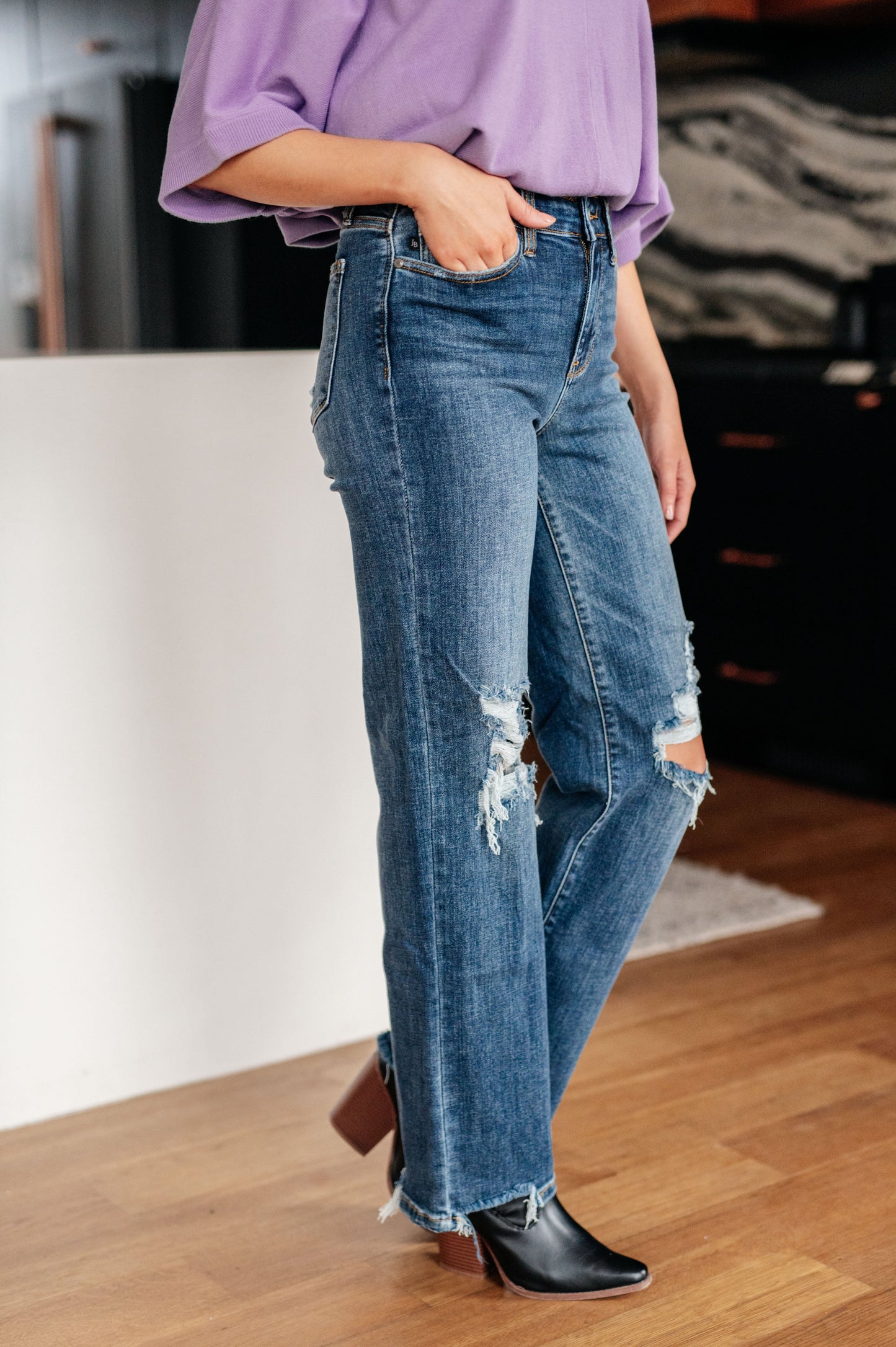 JUDY BLUE 90's Straight Jeans in Dark Wash