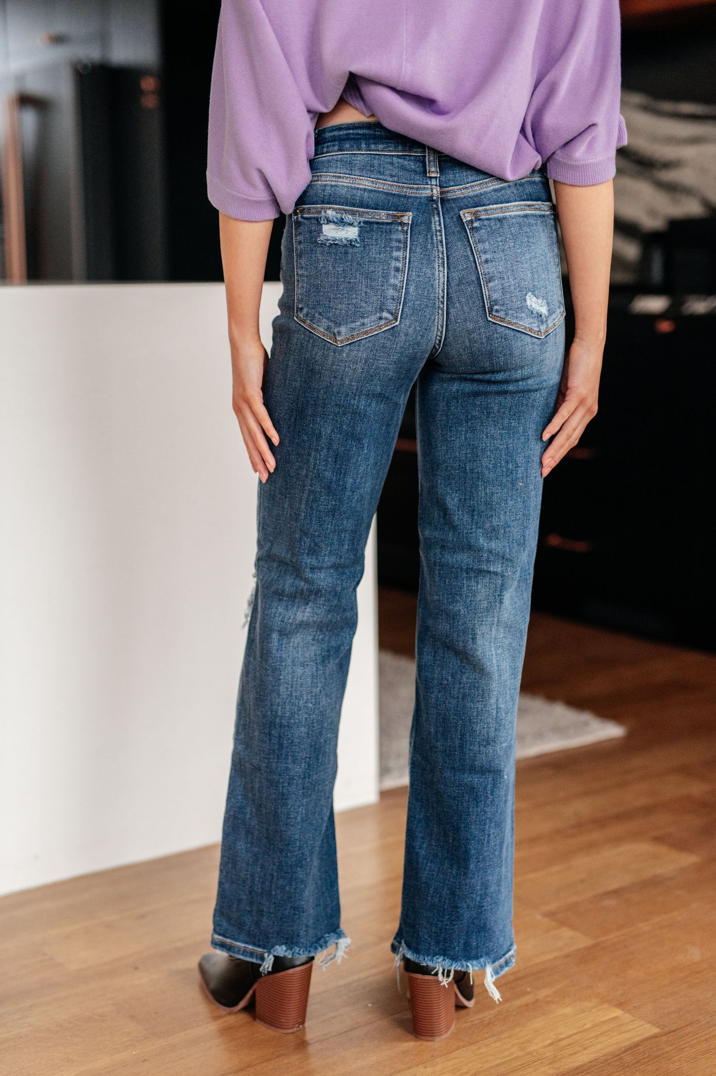 JUDY BLUE 90's Straight Jeans in Dark Wash