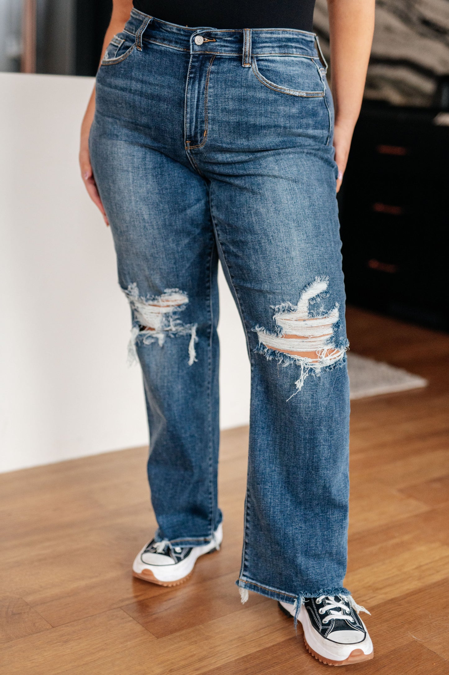 JUDY BLUE 90's Straight Jeans in Dark Wash