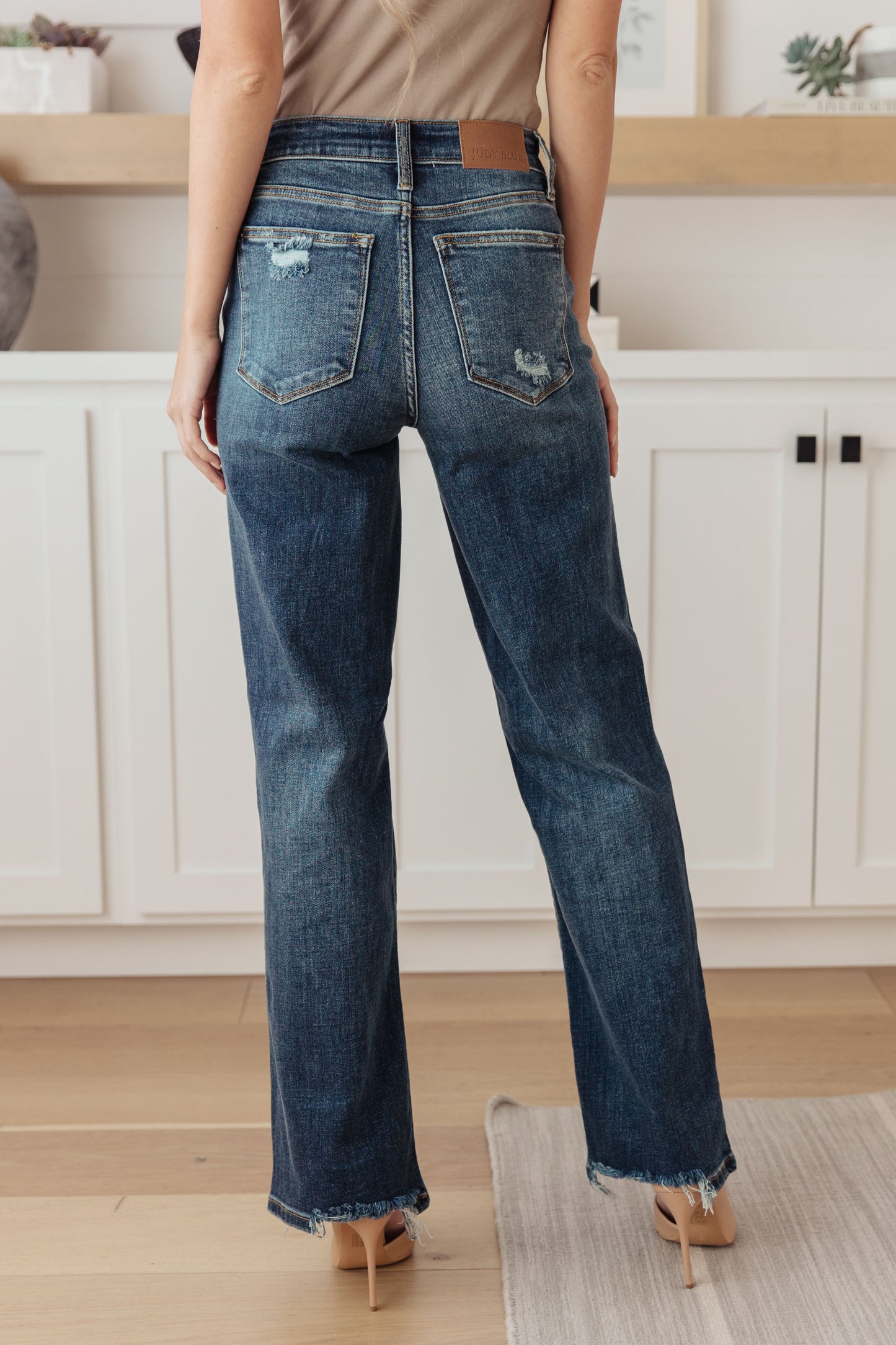 JUDY BLUE 90's Straight Jeans in Dark Wash